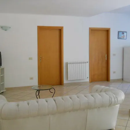 빌라 Nu Tantillo E Paradiso 팔리누로
